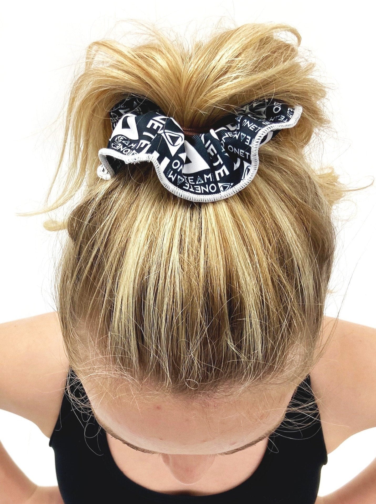 One Team MVMT Scrunchy - Original - Elite Xpression